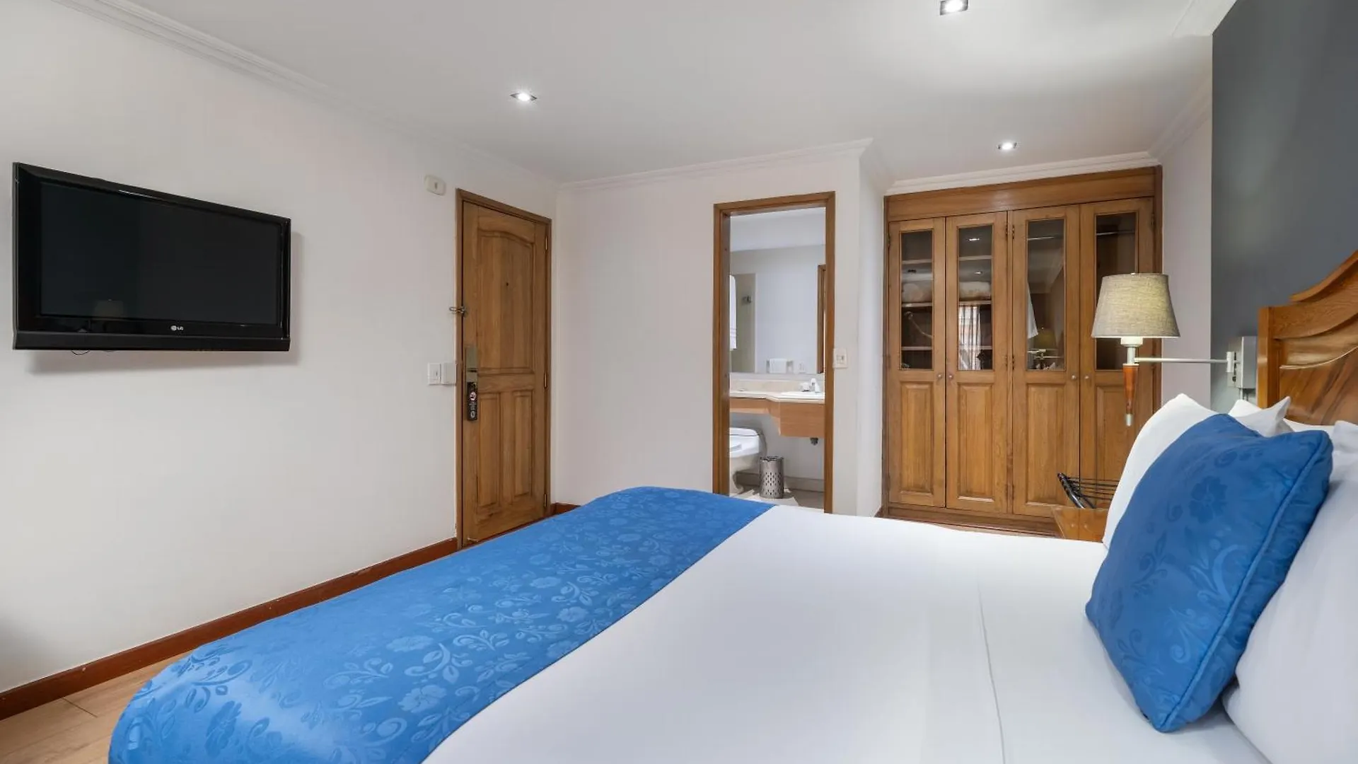 Hotel Egina Bogota 4*,